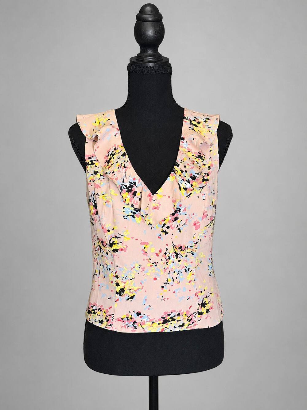 WHBM Outlet Pink Floral Ruffle V-Neck Sleeveless Top Size 6